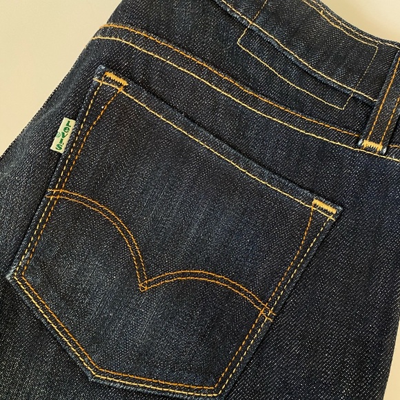 Levi’s Dark Denim - Picture 5 of 6
